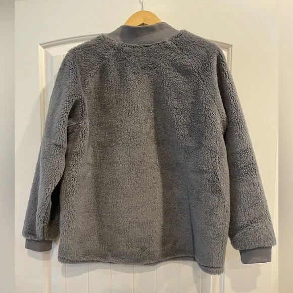 Patagonia Sherpa bomber jacket. Size L. Never worn, like new! - Picture 3 of 4